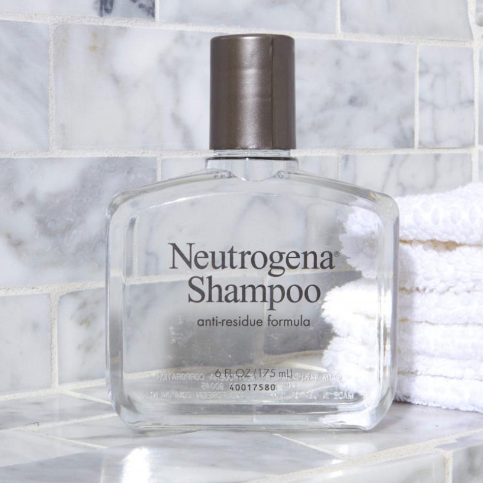 Dầu gội Neutrogena giúp loại bỏ tạp chất hiệu quả