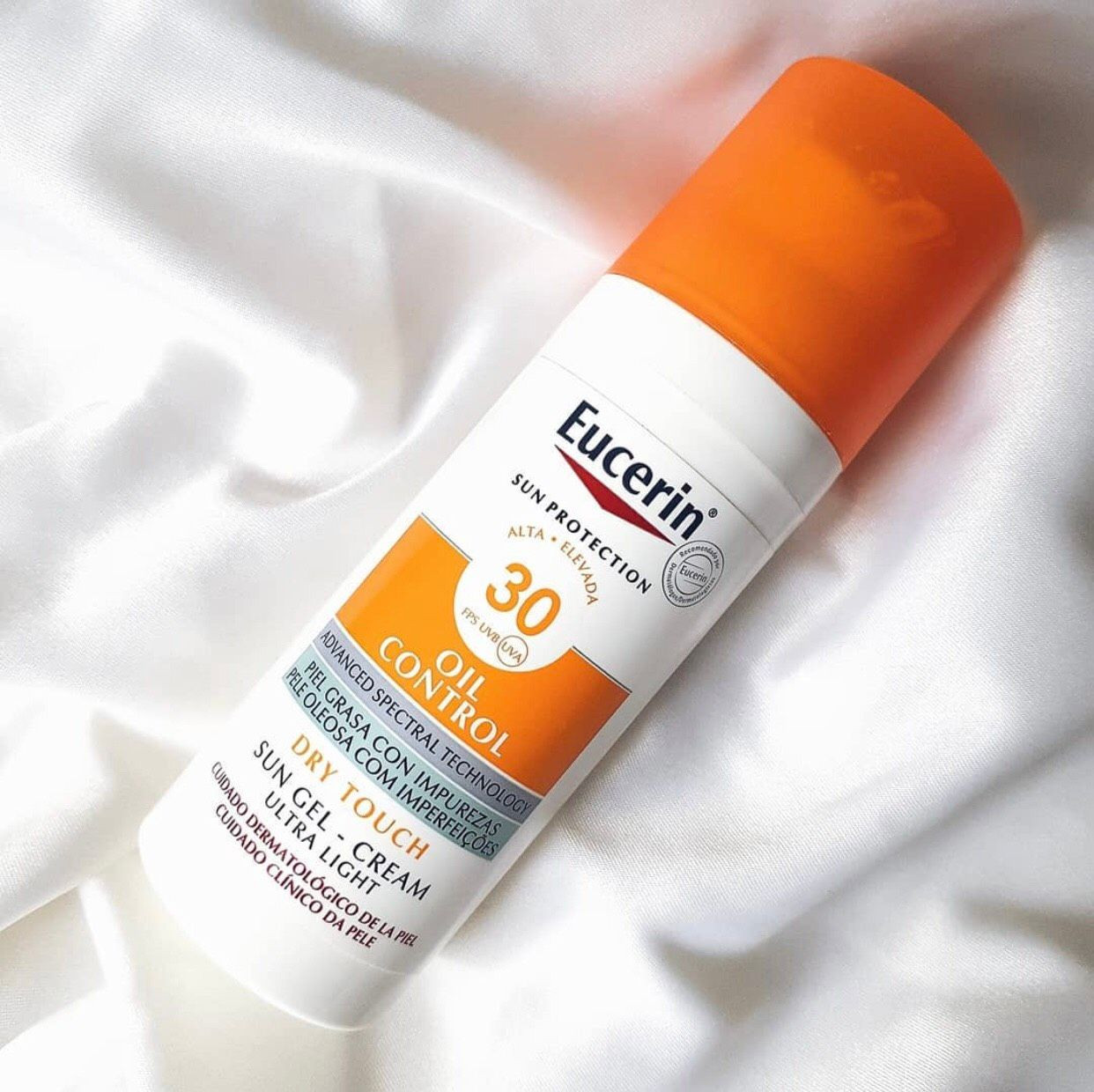 Kem chống nắng Eucerin Sun Gel-Cream Oil Control