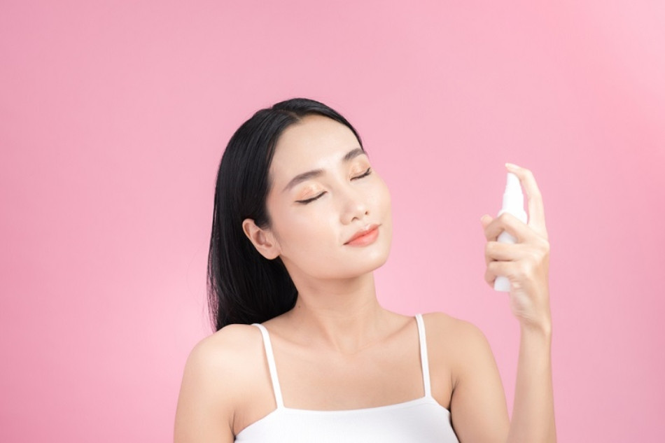 Xịt khoáng sau bước nào trong chu trình skincare là đúng?