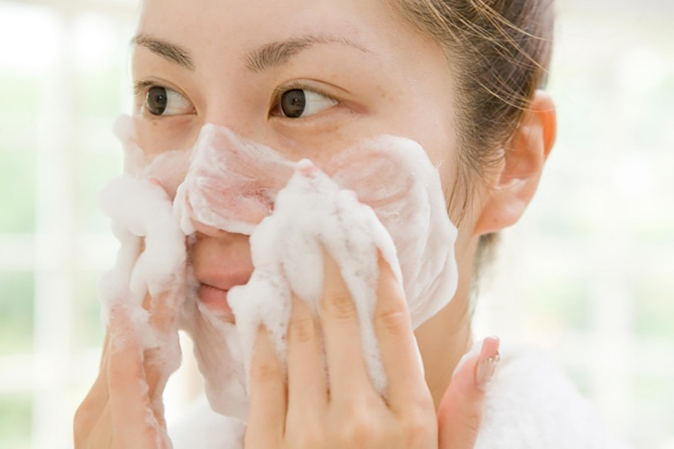 Rửa mặt đúng cách giúp duy trì làn da khỏe mạnh
