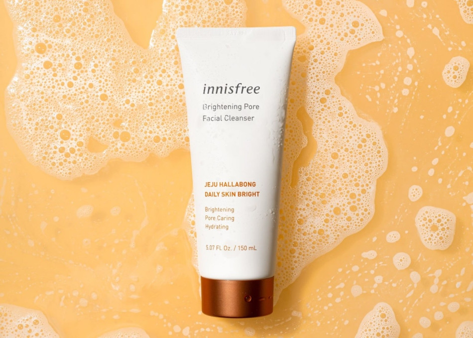 Sản phẩm sữa rửa mặt Innisfree Brightening Pore Facial Cleanser