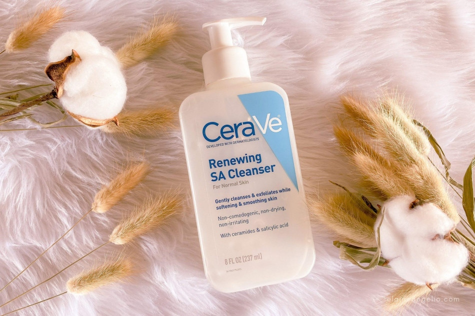 Sữa rửa mặt Cerave Renewing SA Cleanser