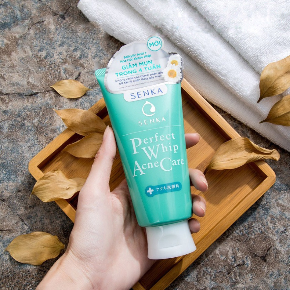 Sữa rửa mặt Senka Perfect Whip Acne Care