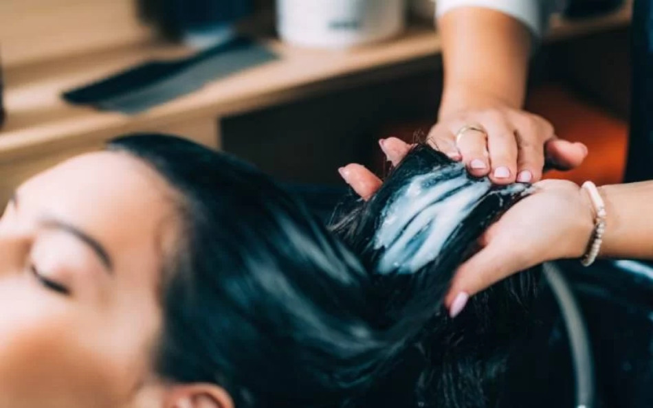 Bỏ túi 13 cách chăm sóc tóc sau khi duỗi chuẩn Salon tại nhà