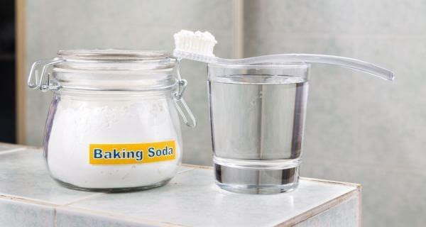 Cách Tẩy Trắng Răng Với Baking Soda