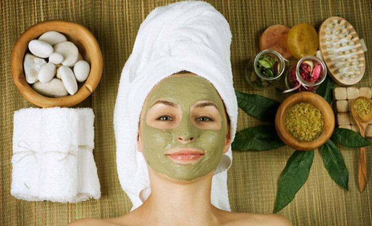 Đắp mặt nạ giúp cung cấp độ ẩm cho da