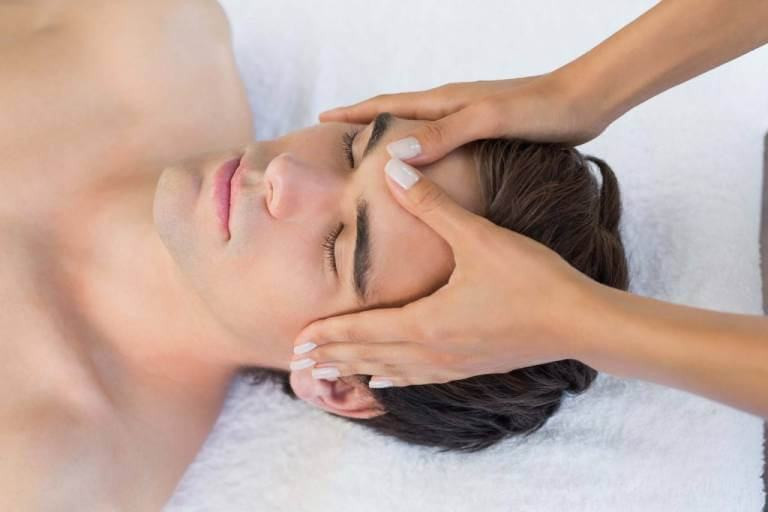 Massage thư giãn tại spa