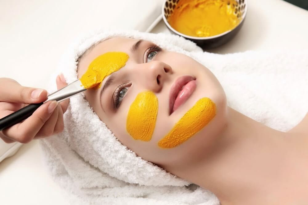 Mặt Nạ Trị Mụn Bằng Nghệ và Mật Ong