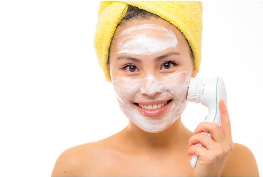 Sử dụng máy rửa mặt